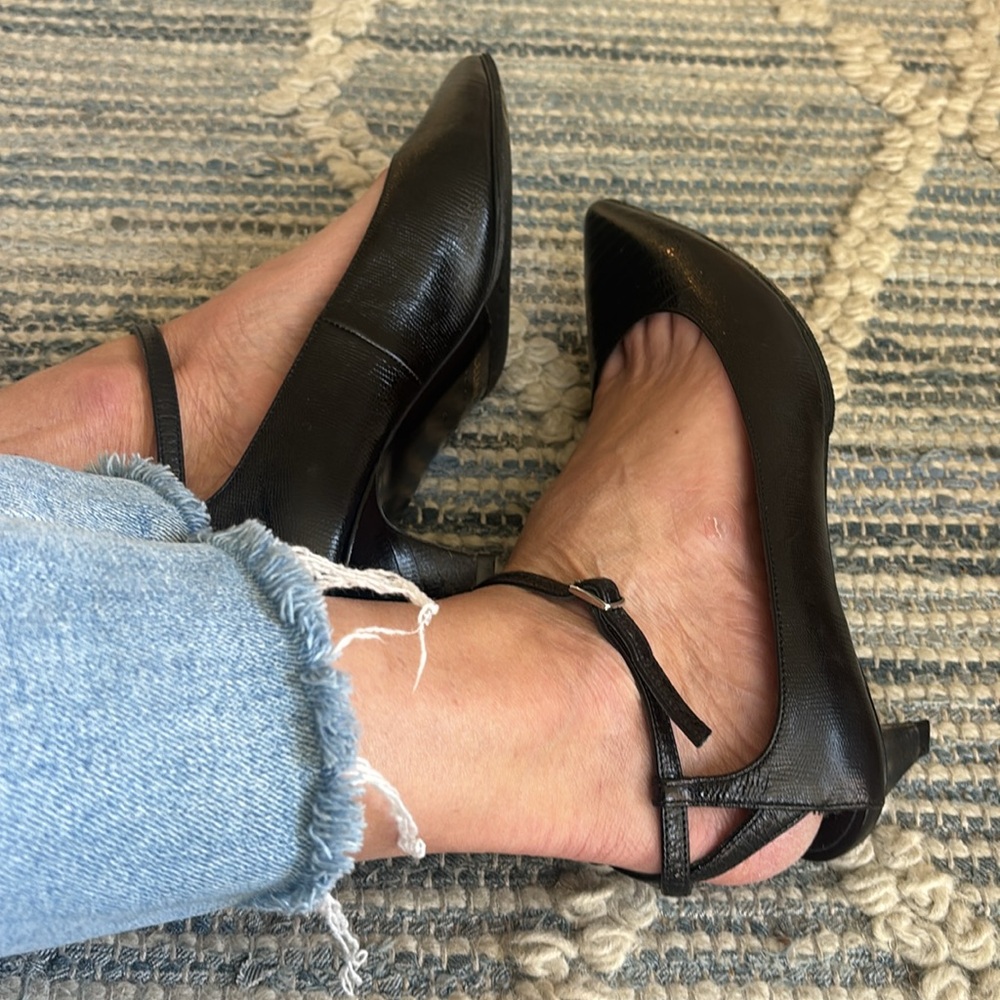 Celine Elegant Black kitten Heels with Sleek Design - Picture 11 of 13
